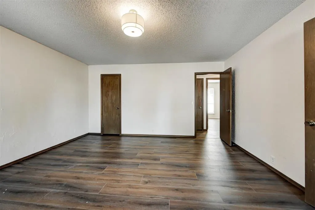 Photo 32 — 11044 Folkstone Drive, Yukon, OK 73099