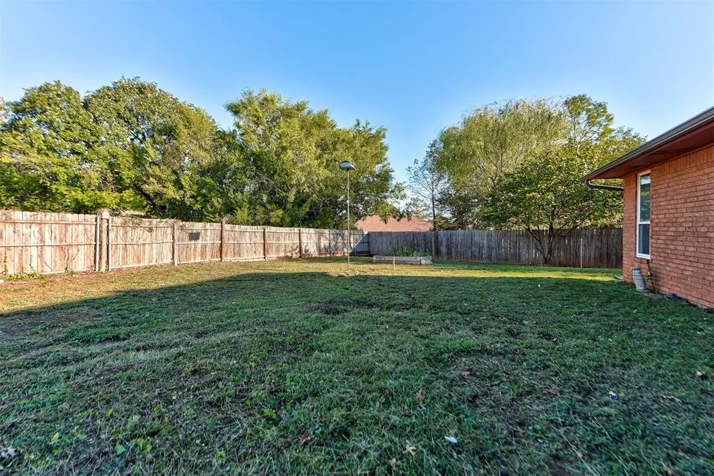 Photo 49 — 11044 Folkstone Drive, Yukon, OK 73099