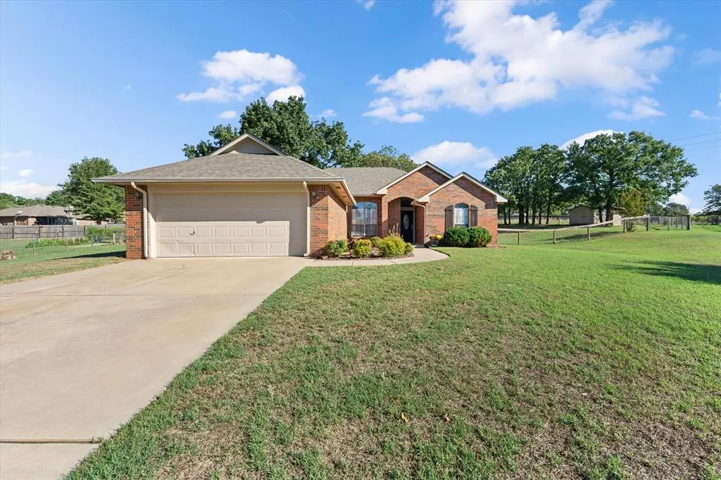 Photo 2 — 5424 Fawn Run, Guthrie, OK 73044