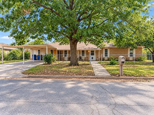 Photo 2 — 311 W 29th Avenue, Stillwater, OK 74074