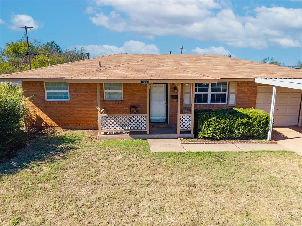 Front exterior — 305 S Janeway Avenue, Moore, OK 73160