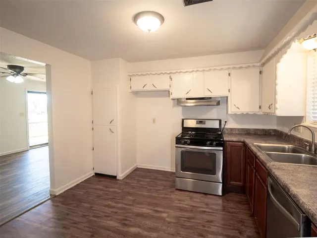 Photo 6 — 305 S Janeway Avenue, Moore, OK 73160