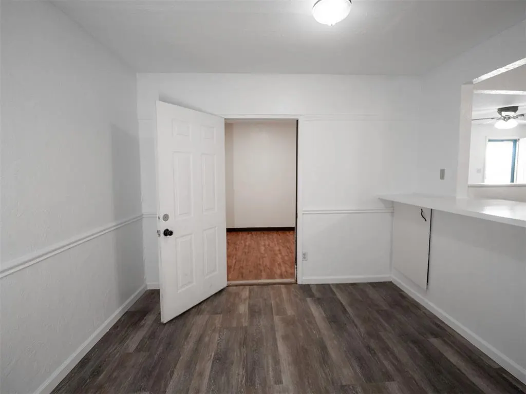 Photo 9 — 305 S Janeway Avenue, Moore, OK 73160