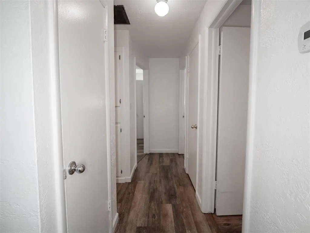 Photo 16 — 305 S Janeway Avenue, Moore, OK 73160