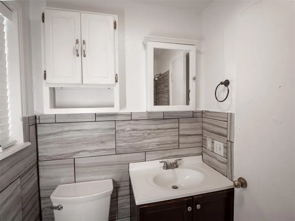 Photo 20 — 305 S Janeway Avenue, Moore, OK 73160