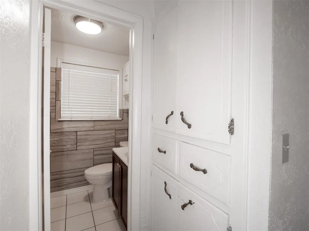 Photo 21 — 305 S Janeway Avenue, Moore, OK 73160