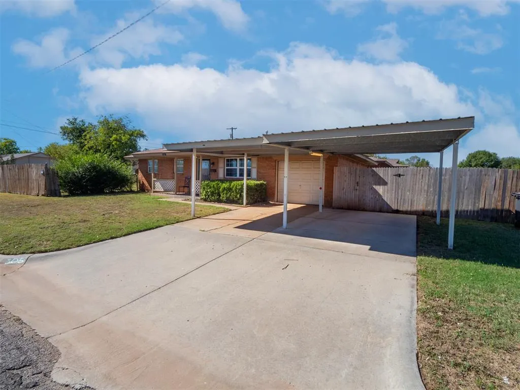 Photo 32 — 305 S Janeway Avenue, Moore, OK 73160
