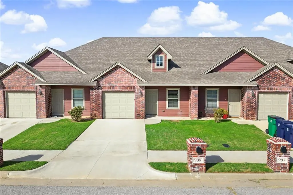 Photo 2 — 909 SW 91st Street, Oklahoma City, OK 73139
