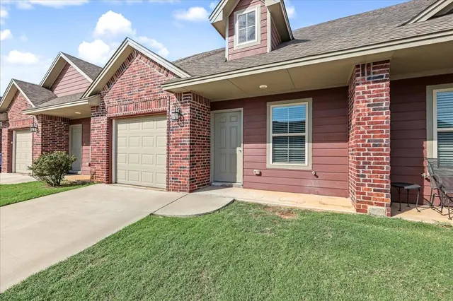 Photo 4 — 909 SW 91st Street, Oklahoma City, OK 73139