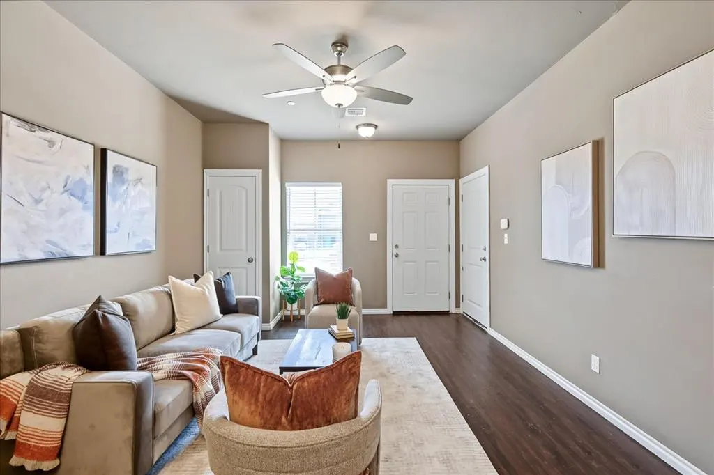 Photo 6 — 909 SW 91st Street, Oklahoma City, OK 73139