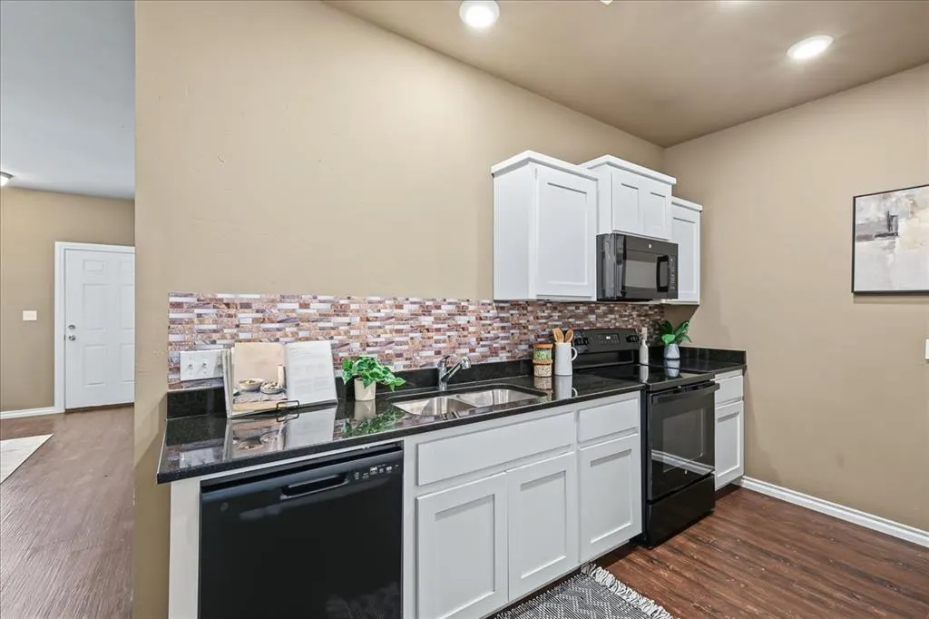 Photo 10 — 909 SW 91st Street, Oklahoma City, OK 73139