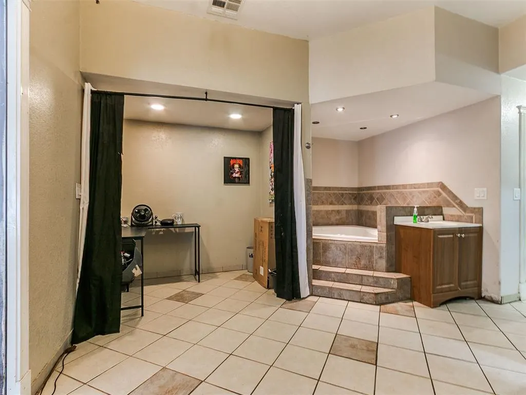 Photo 28 — 601 N McKinley Avenue, Shawnee, OK 74801