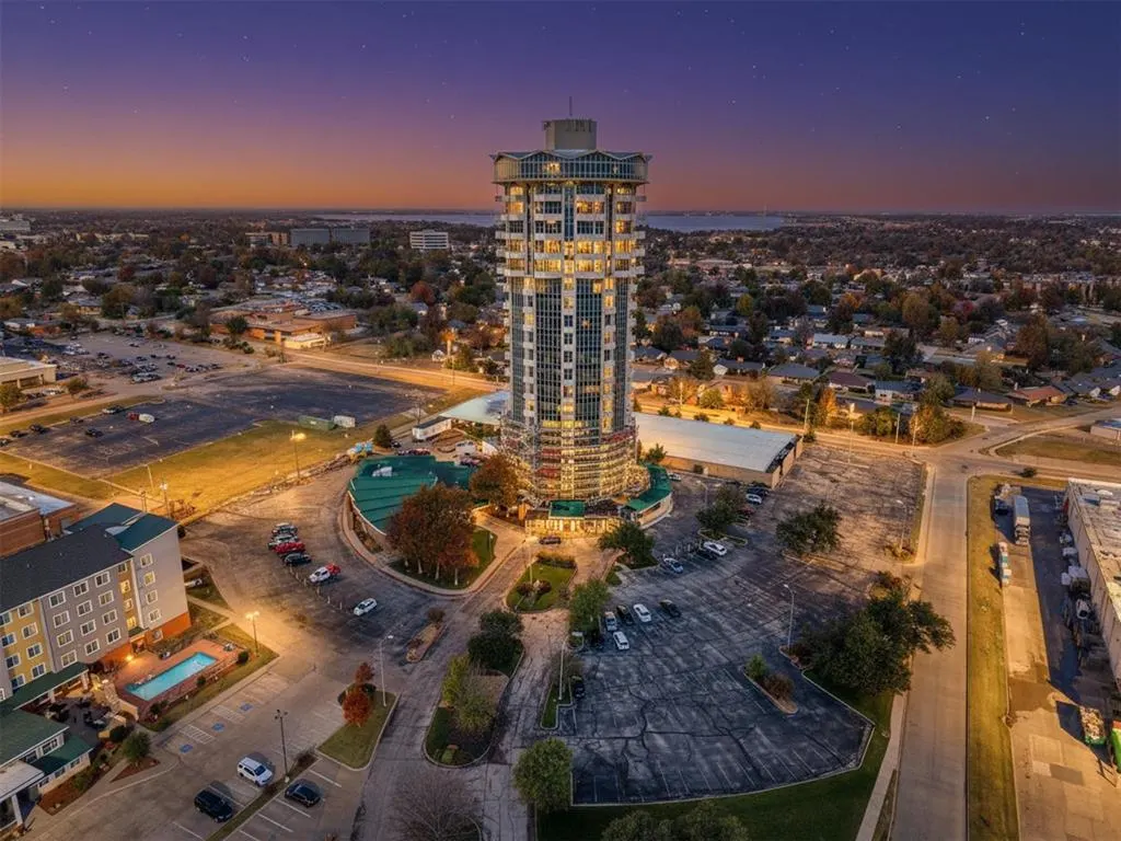 Front exterior — 5900 Mosteller Drive 164, Oklahoma City, OK 73112