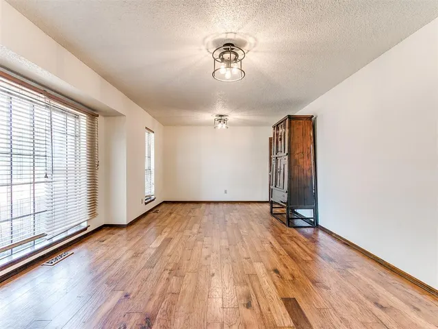 Photo 5 — 11913 Sylvester Drive, Oklahoma City, OK 73162