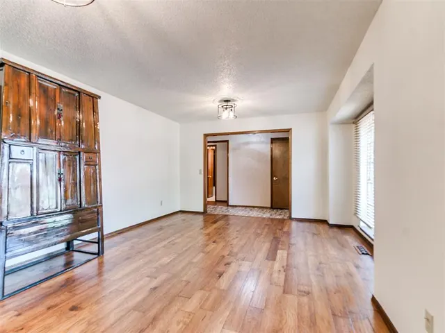 Photo 6 — 11913 Sylvester Drive, Oklahoma City, OK 73162