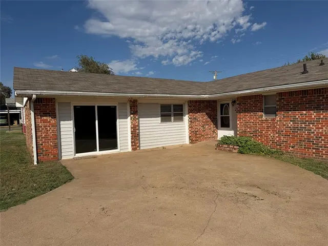 Photo 2 — 202 S Locust Street, Seiling, OK 73663
