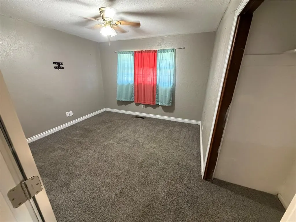 Photo 9 — 202 S Locust Street, Seiling, OK 73663