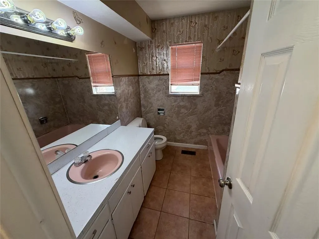 Photo 10 — 202 S Locust Street, Seiling, OK 73663