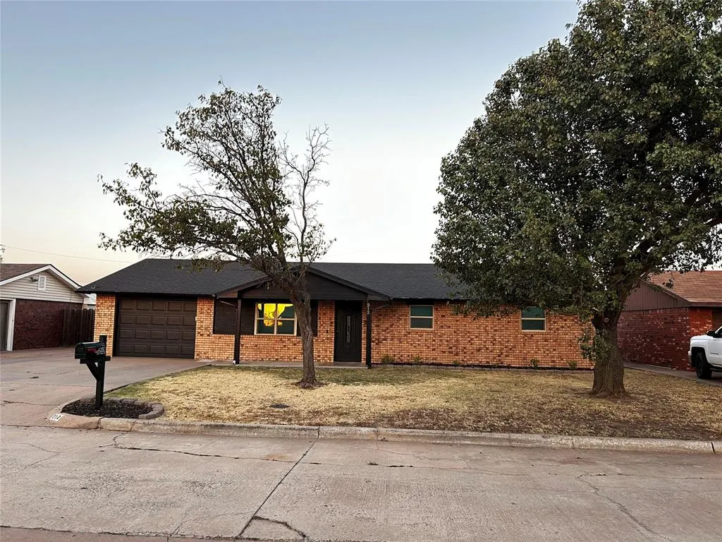 Front exterior — 212 Vona Street, Fairview, OK 73737