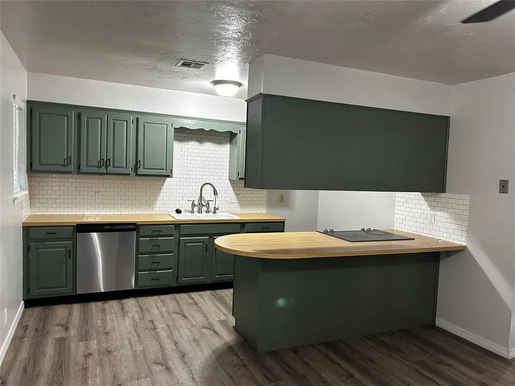 Photo 2 — 212 Vona Street, Fairview, OK 73737