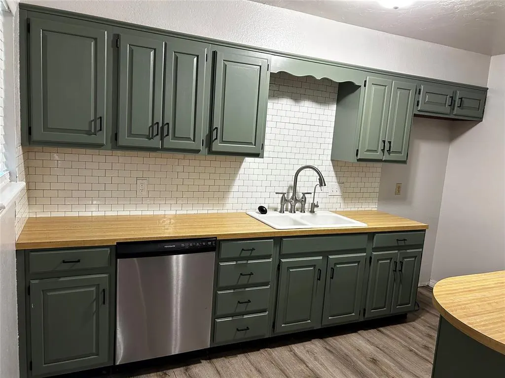 Photo 3 — 212 Vona Street, Fairview, OK 73737