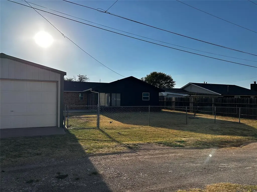 Photo 24 — 212 Vona Street, Fairview, OK 73737