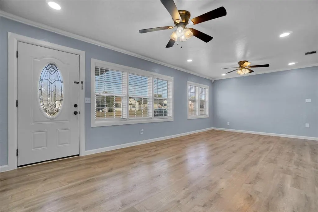 Photo 2 — 512 N Randlett Street, Hobart, OK 73651