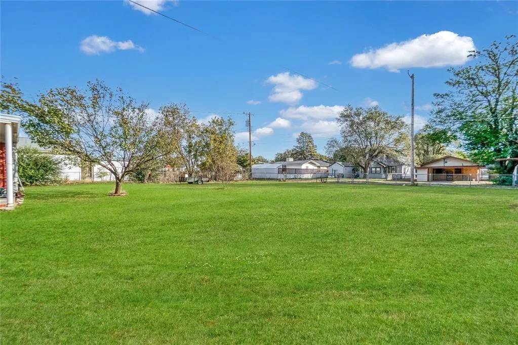 Photo 16 — 512 N Randlett Street, Hobart, OK 73651