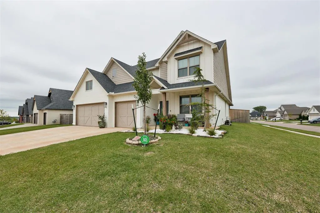 Photo 3 — 14500 Giverny Lane, Yukon, OK 73099