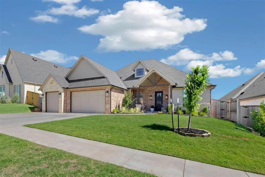 Photo 2 — 705 Maple Hill Road, Norman, OK 73069