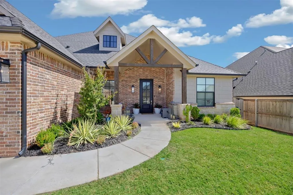 Photo 3 — 705 Maple Hill Road, Norman, OK 73069
