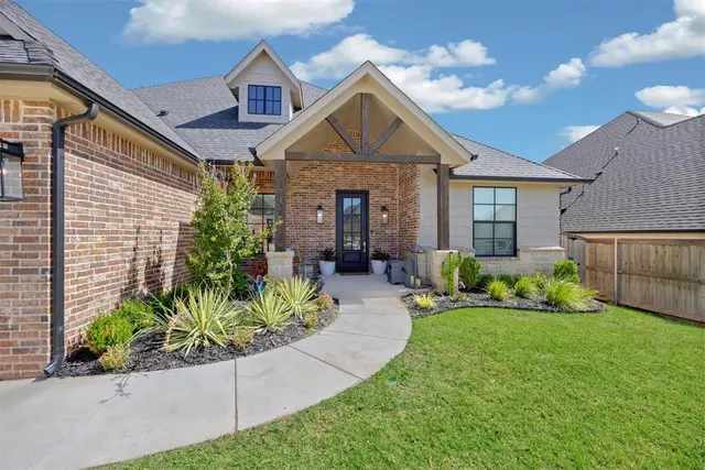 Photo 3 — 705 Maple Hill Road, Norman, OK 73069