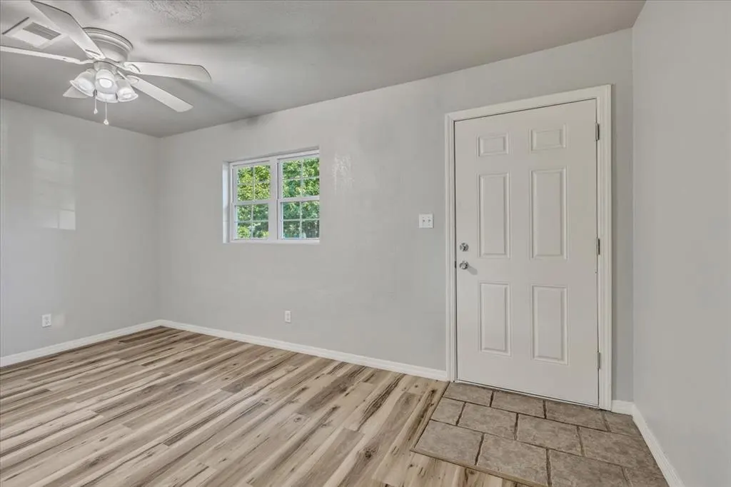 Photo 3 — 1113 S Locust Drive, Midwest City, OK 73110