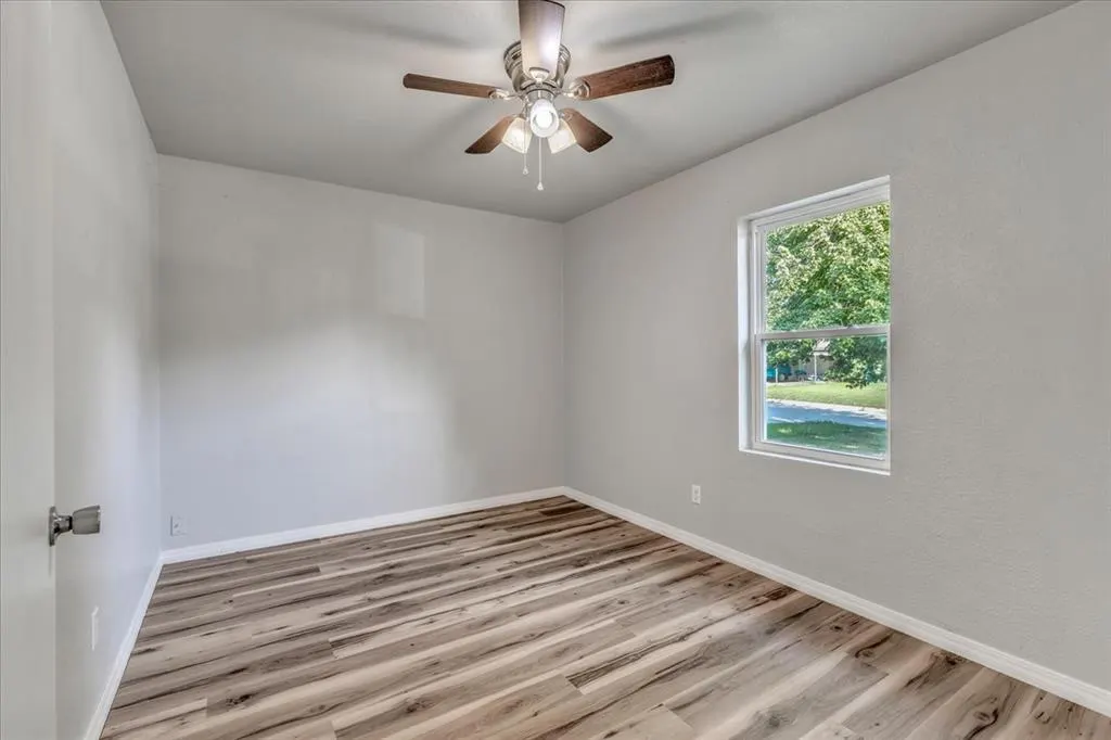 Photo 11 — 1113 S Locust Drive, Midwest City, OK 73110