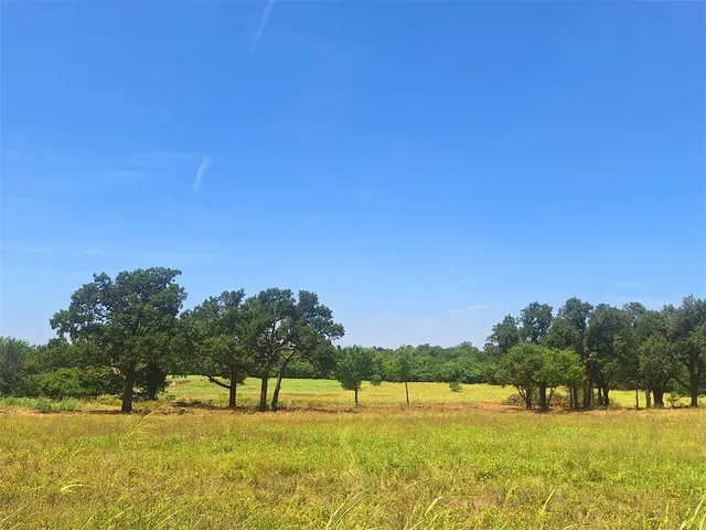 Photo 2 — Lake Breeze Drive, Guthrie, OK 73044