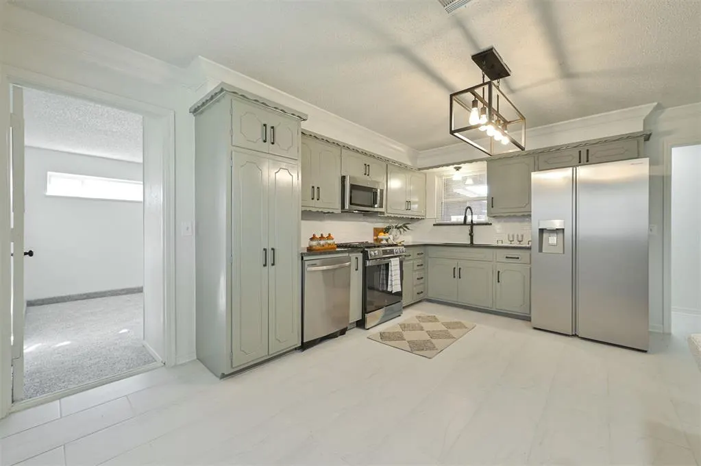 Photo 9 — 4729 Koelsch Drive, Del City, OK 73117