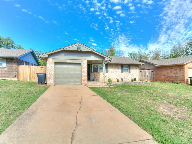 Photo 3 — 1017 NW 28th Street, Moore, OK 73160