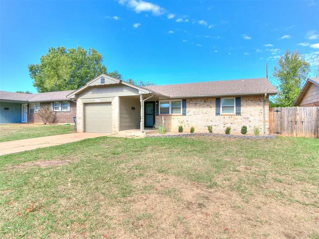 Photo 5 — 1017 NW 28th Street, Moore, OK 73160