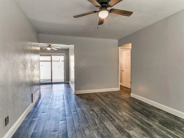 Photo 8 — 1017 NW 28th Street, Moore, OK 73160