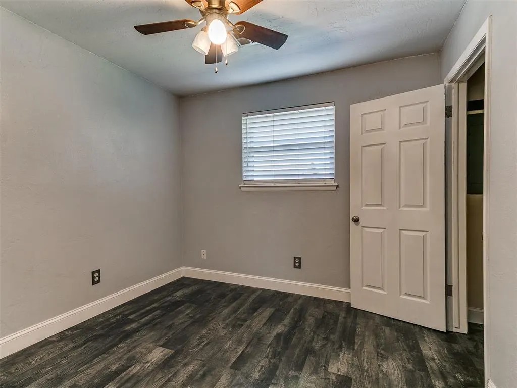 Photo 11 — 1017 NW 28th Street, Moore, OK 73160