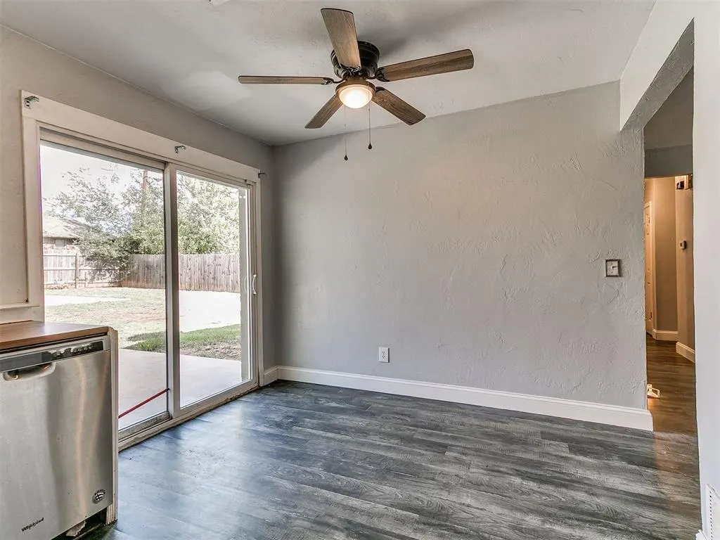 Photo 18 — 1017 NW 28th Street, Moore, OK 73160