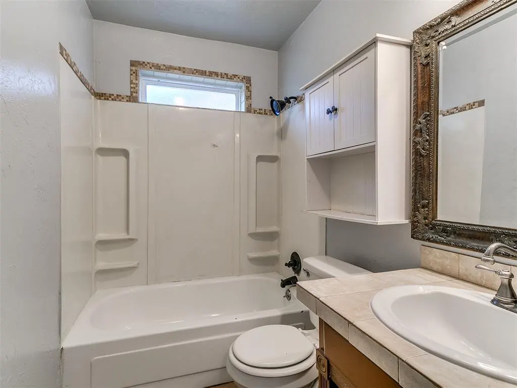 Photo 24 — 1017 NW 28th Street, Moore, OK 73160
