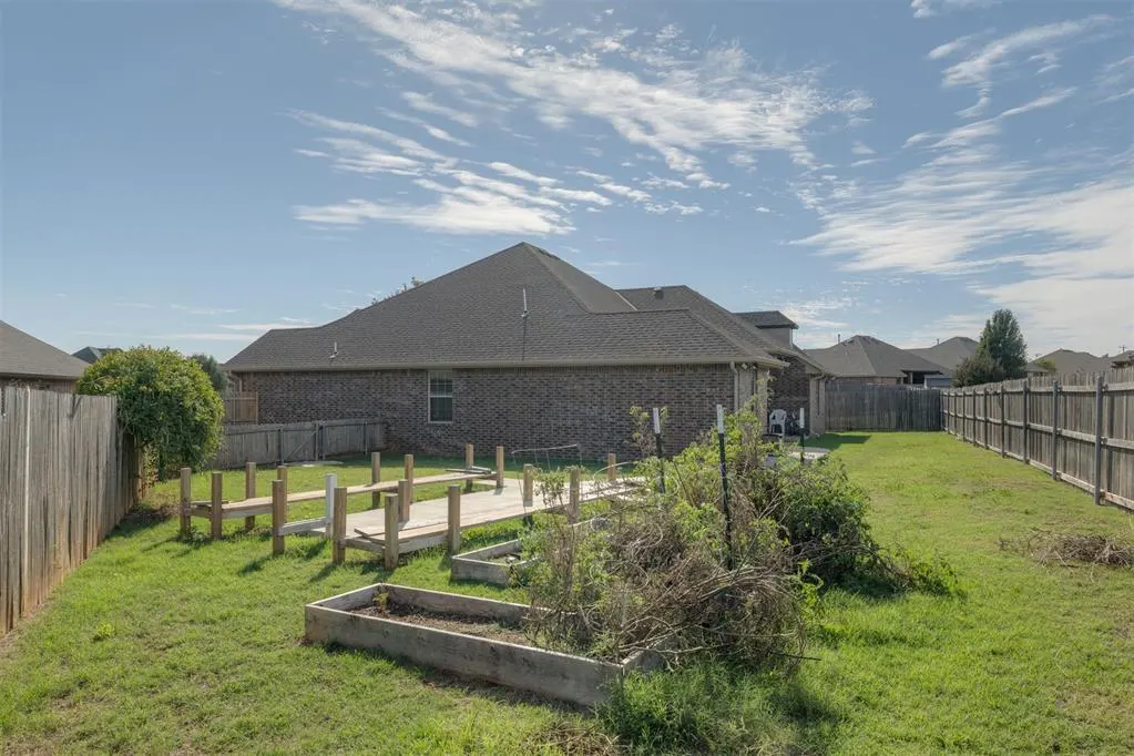 Photo 42 — 11717 SW 22nd Terrace, Yukon, OK 73099