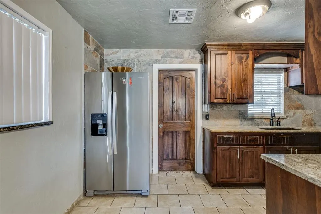 Photo 13 — 3009 SW 25th Street, Oklahoma City, OK 73108