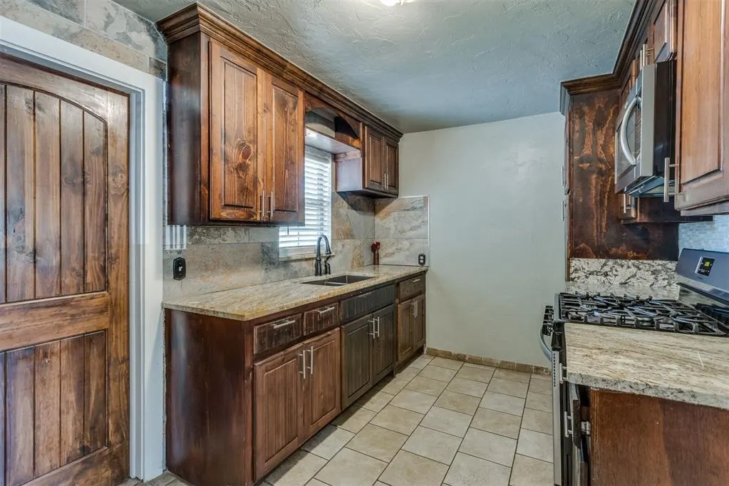Photo 14 — 3009 SW 25th Street, Oklahoma City, OK 73108