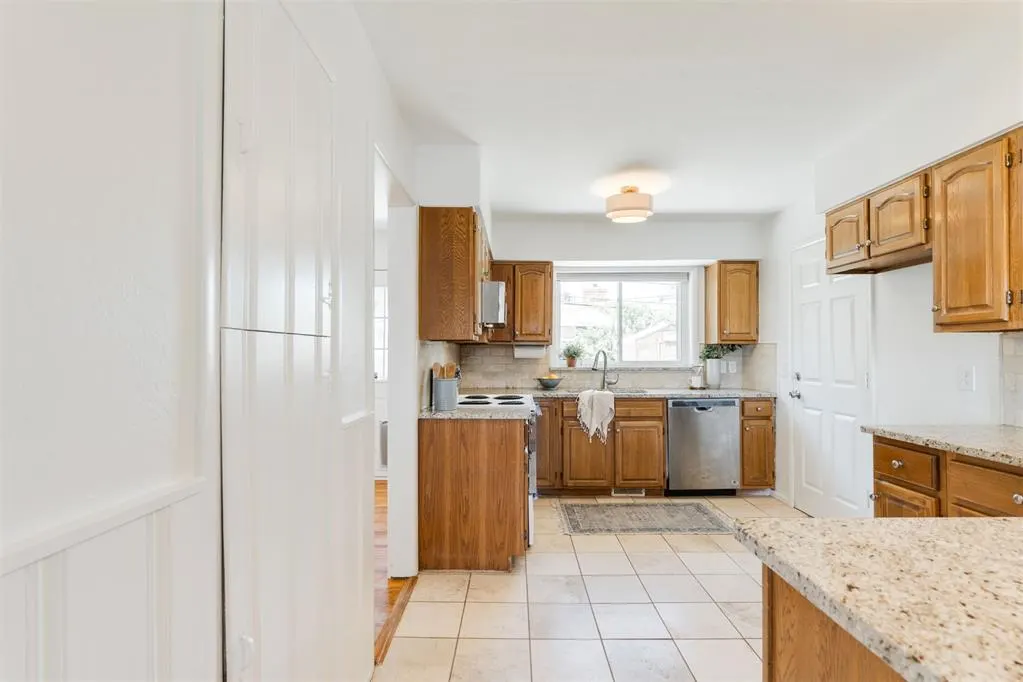 Photo 14 — 10013 Ridgeview Drive, Oklahoma City, OK 73120