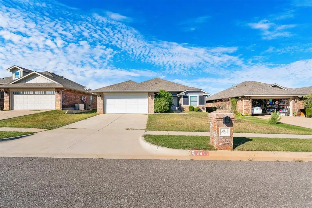 Front exterior — 3911 Wiltshire Drive, Norman, OK 73026