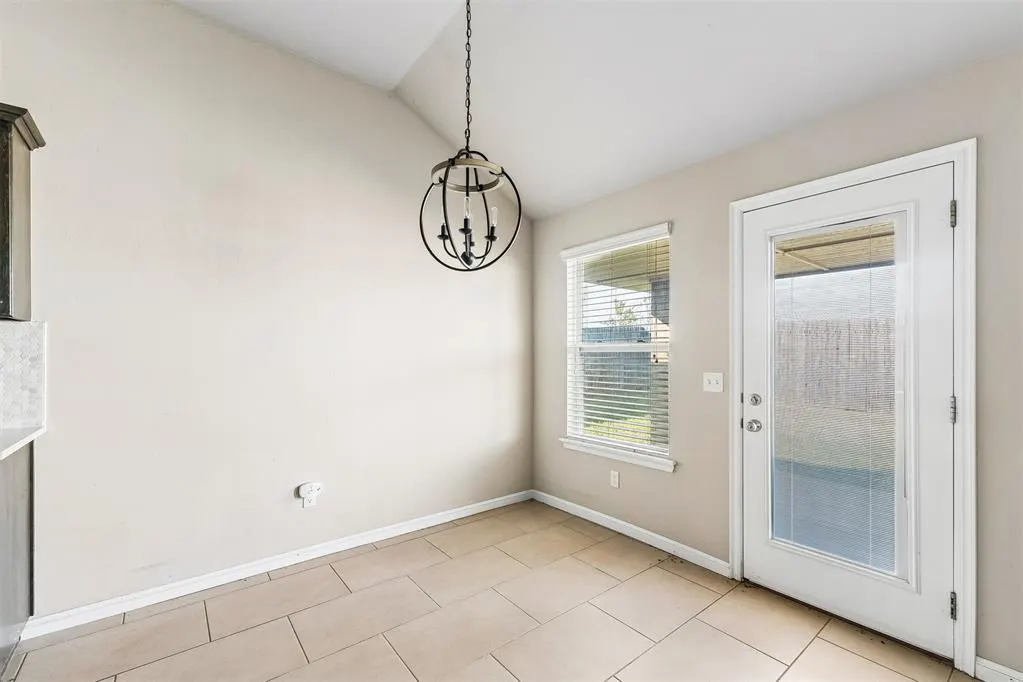 Photo 10 — 3911 Wiltshire Drive, Norman, OK 73026
