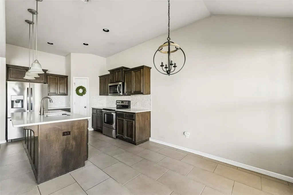 Photo 11 — 3911 Wiltshire Drive, Norman, OK 73026