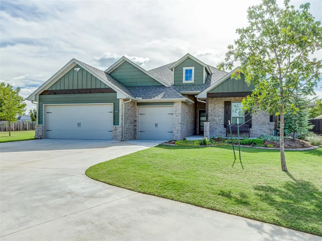 Photo 2 — 3404 Broadmoore Drive, Moore, OK 73160